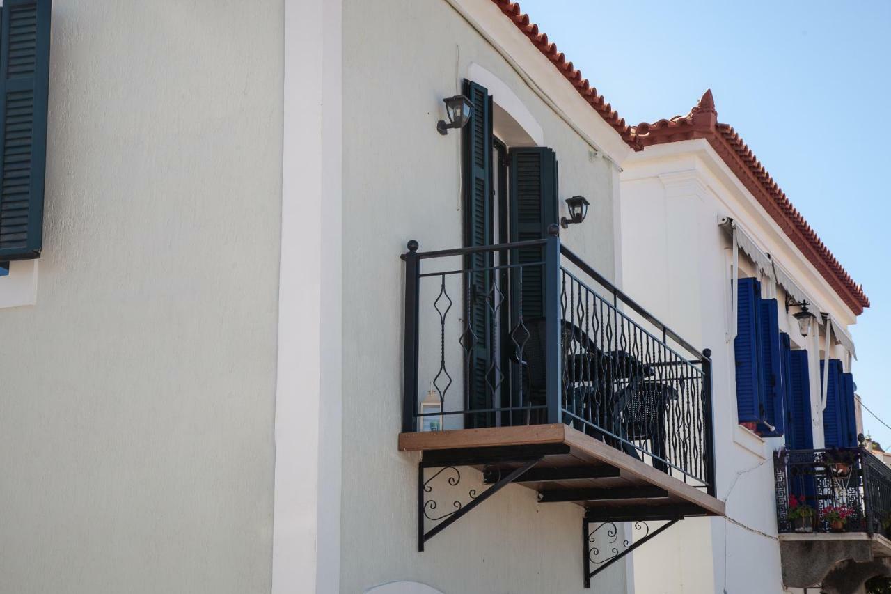 Villa @ Poros Poros Town Bagian luar foto